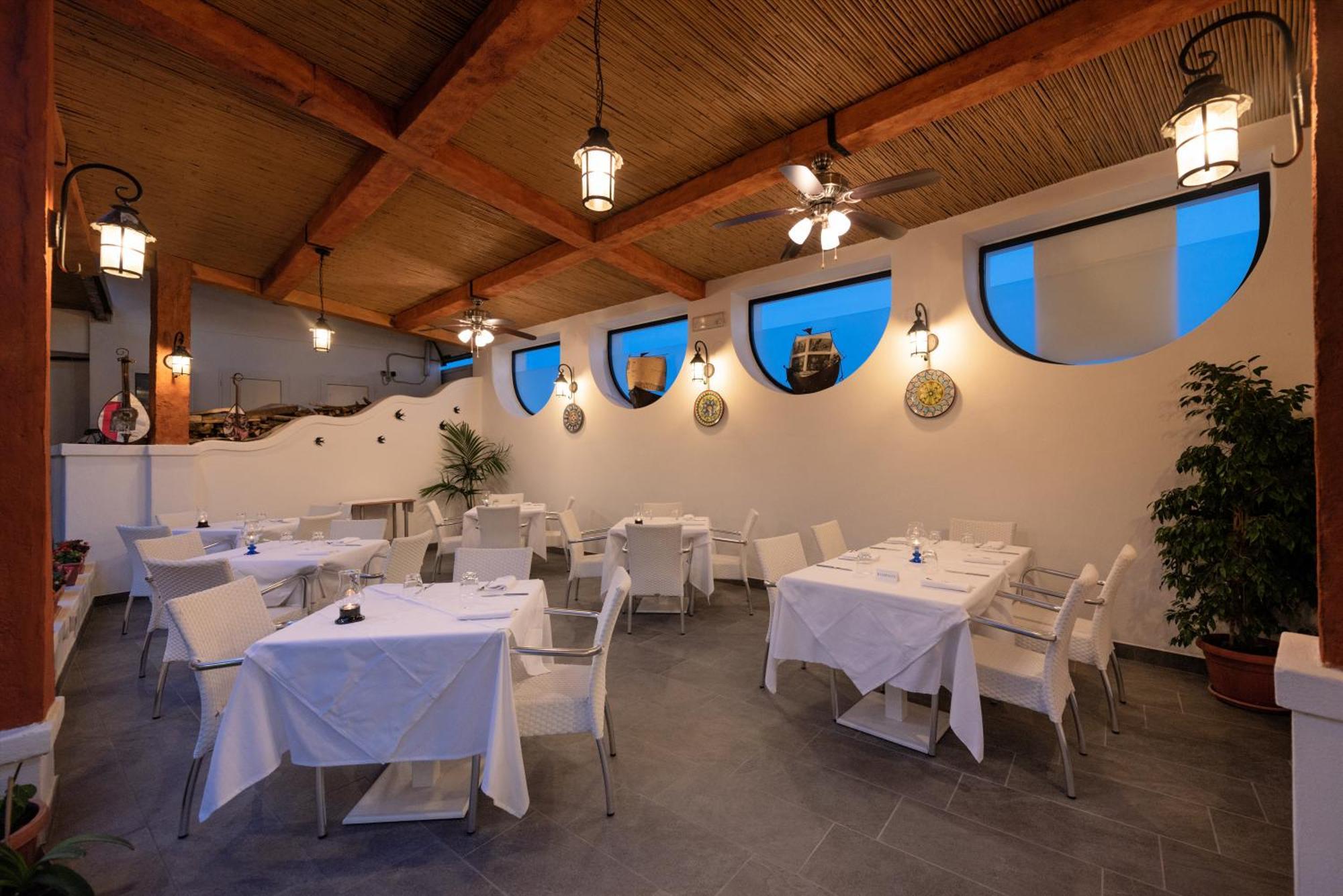 Hotel Villa Sirena Sant'Angelo  Екстериор снимка