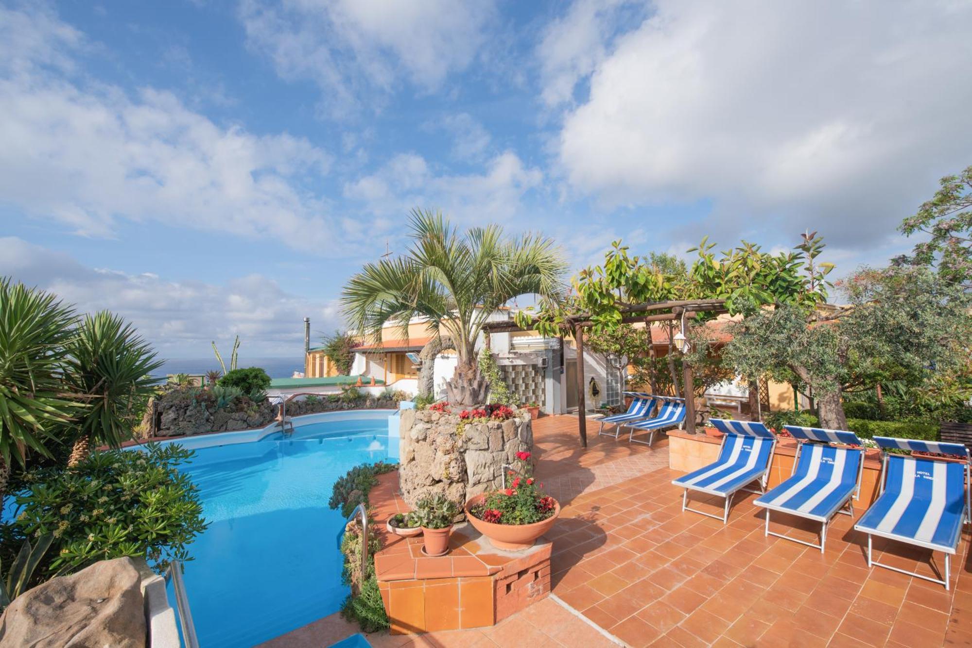 Hotel Villa Sirena Sant'Angelo  Екстериор снимка