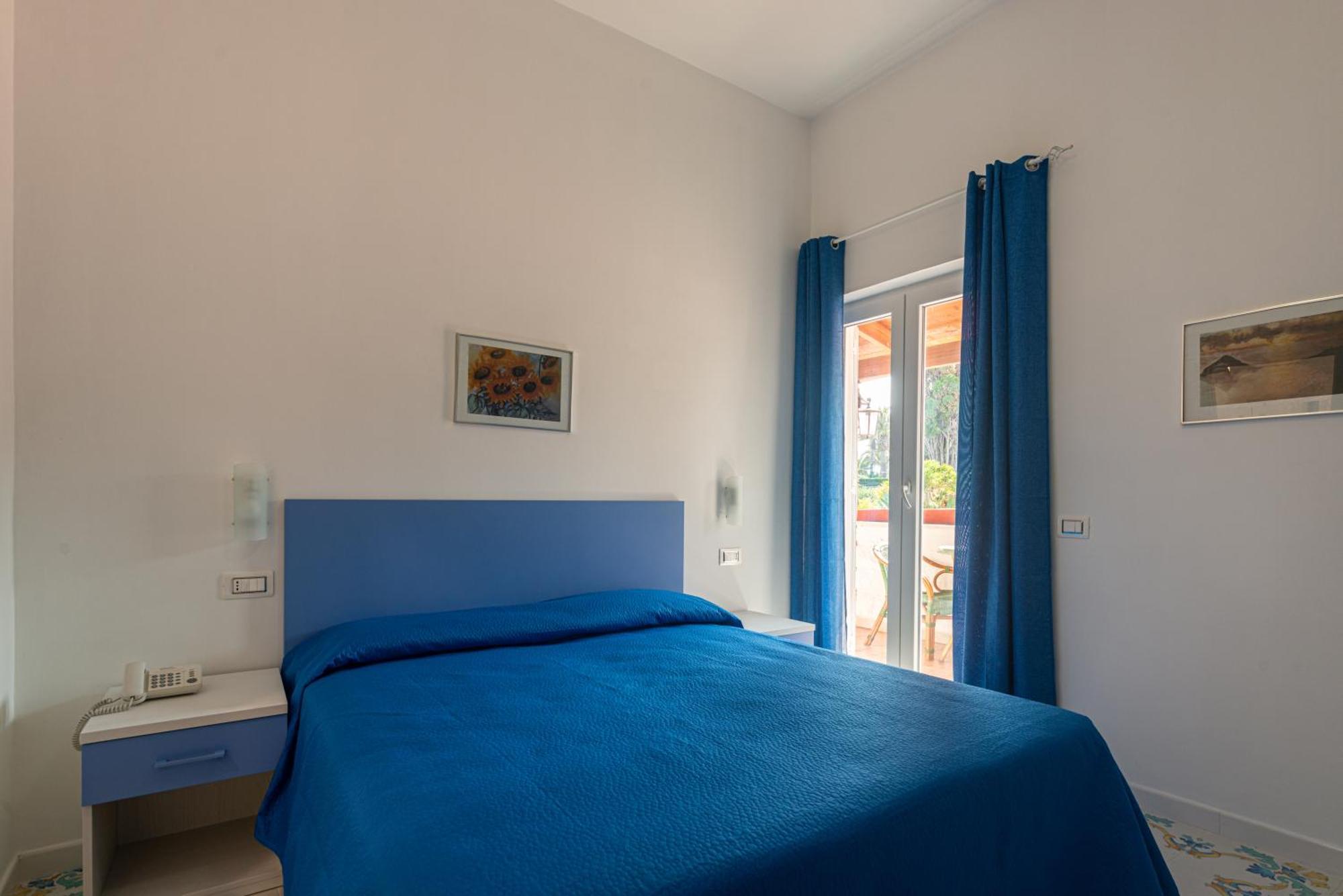 Hotel Villa Sirena Sant'Angelo  Екстериор снимка