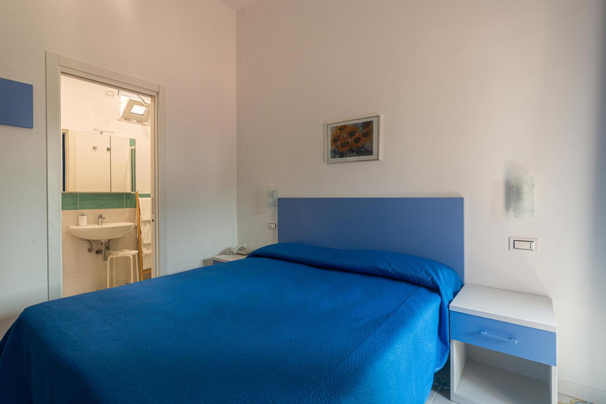Hotel Villa Sirena Sant'Angelo  Екстериор снимка