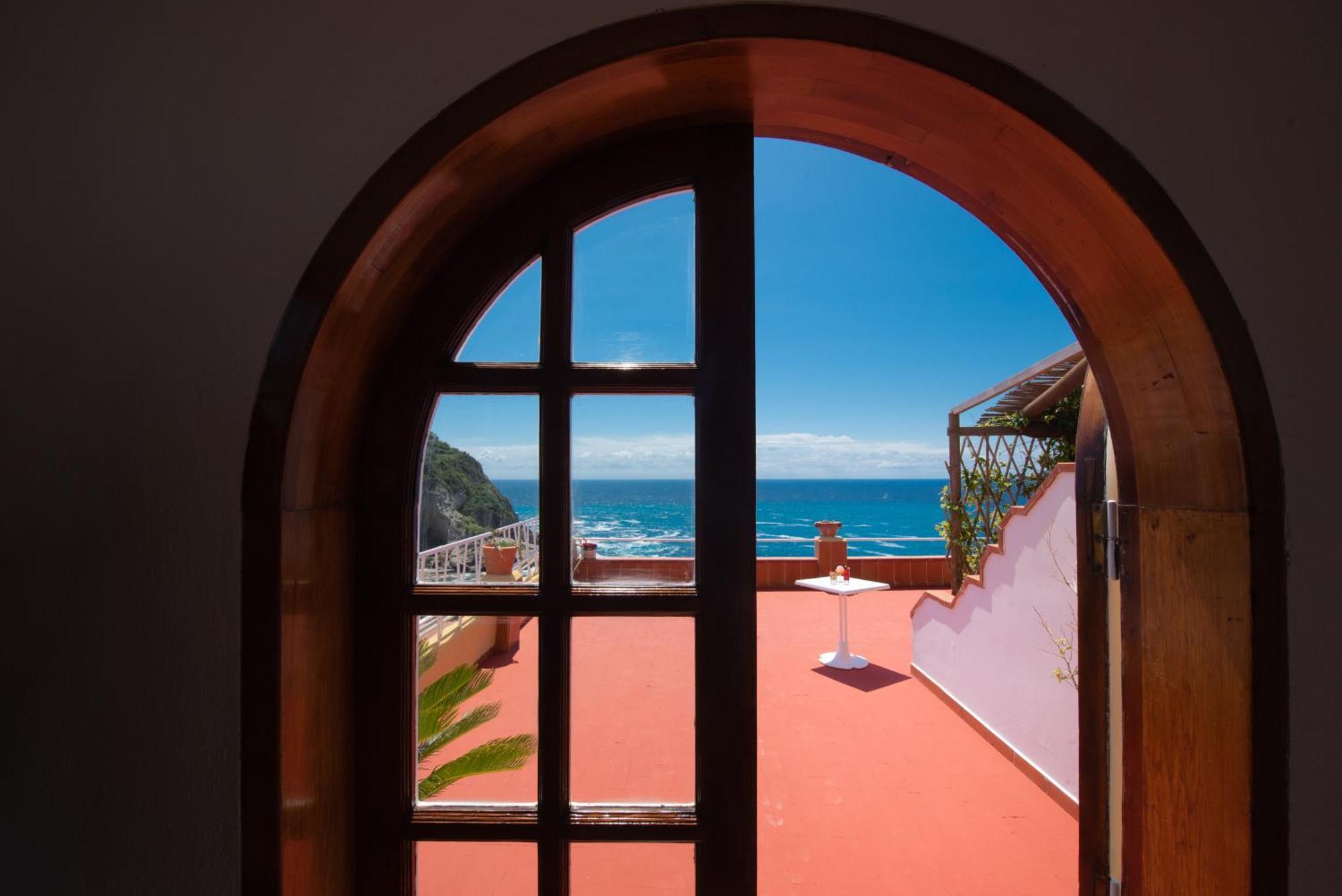 Hotel Villa Sirena Sant'Angelo  Екстериор снимка