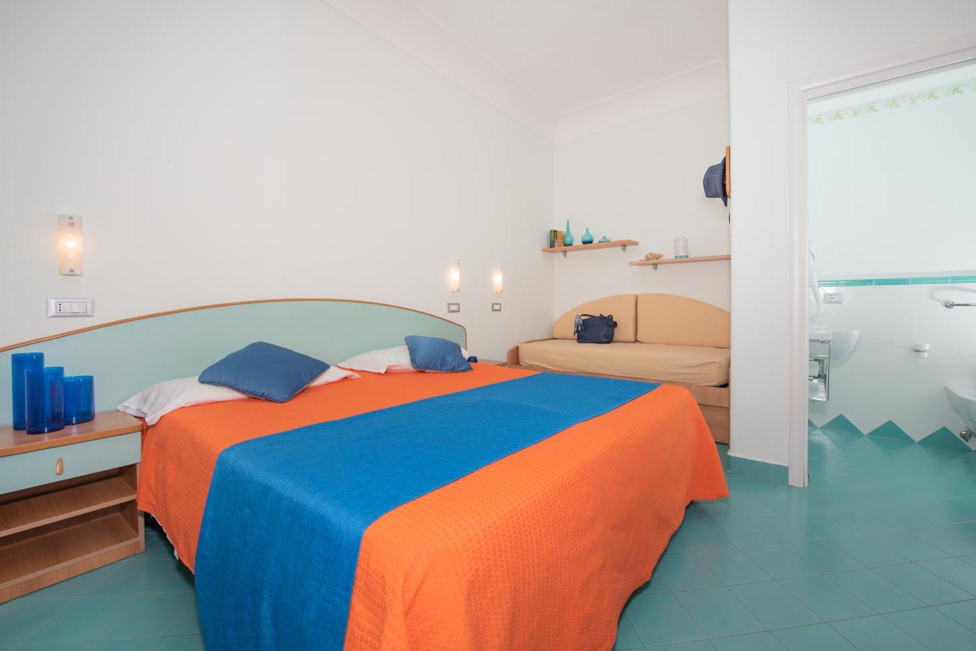 Hotel Villa Sirena Sant'Angelo  Екстериор снимка