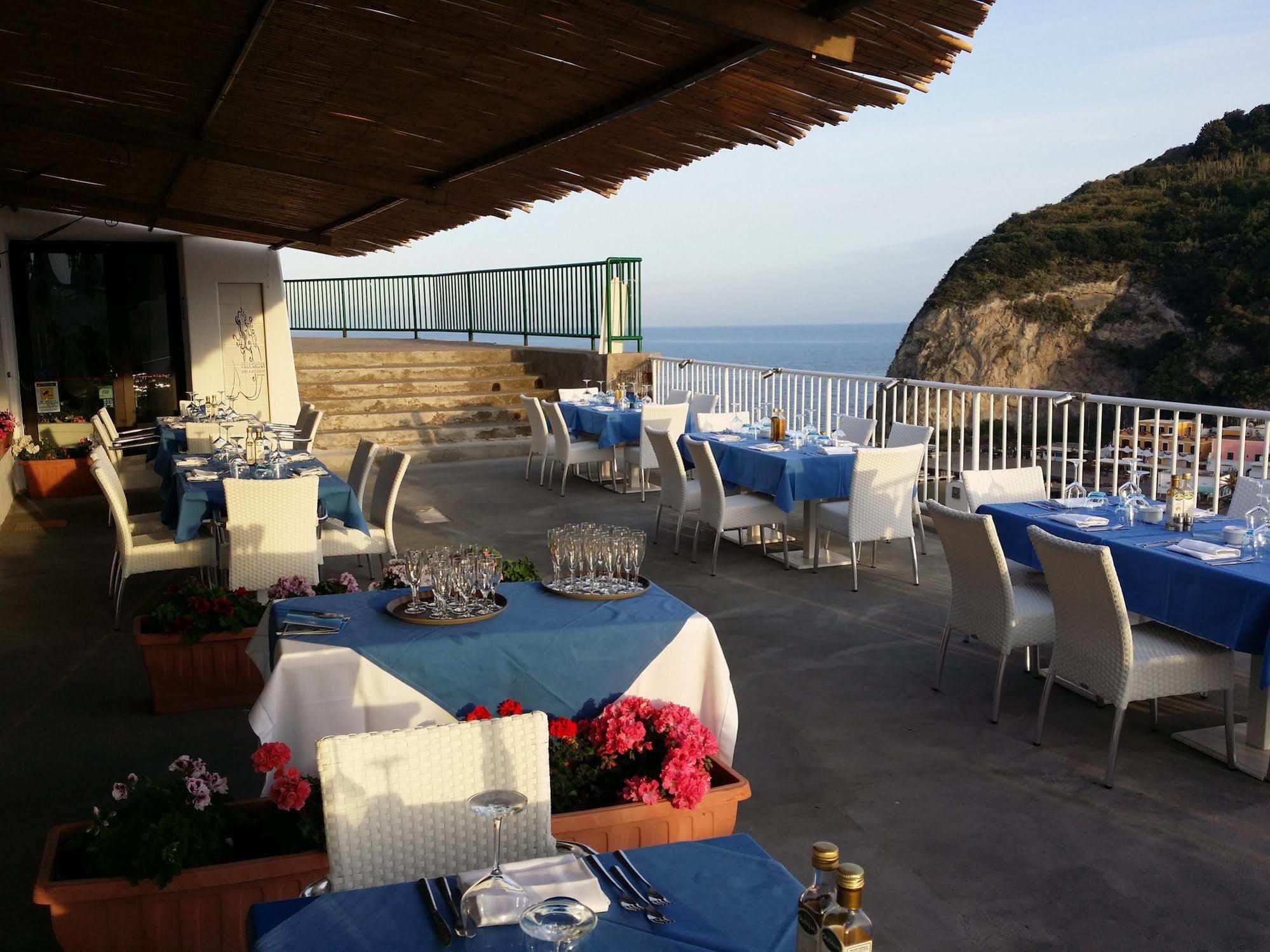 Hotel Villa Sirena Sant'Angelo  Екстериор снимка