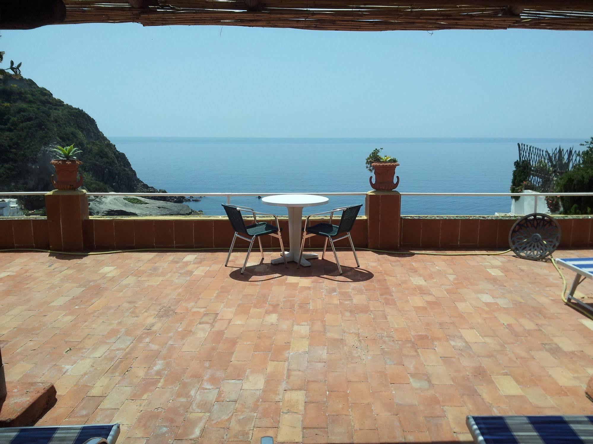 Hotel Villa Sirena Sant'Angelo  Екстериор снимка