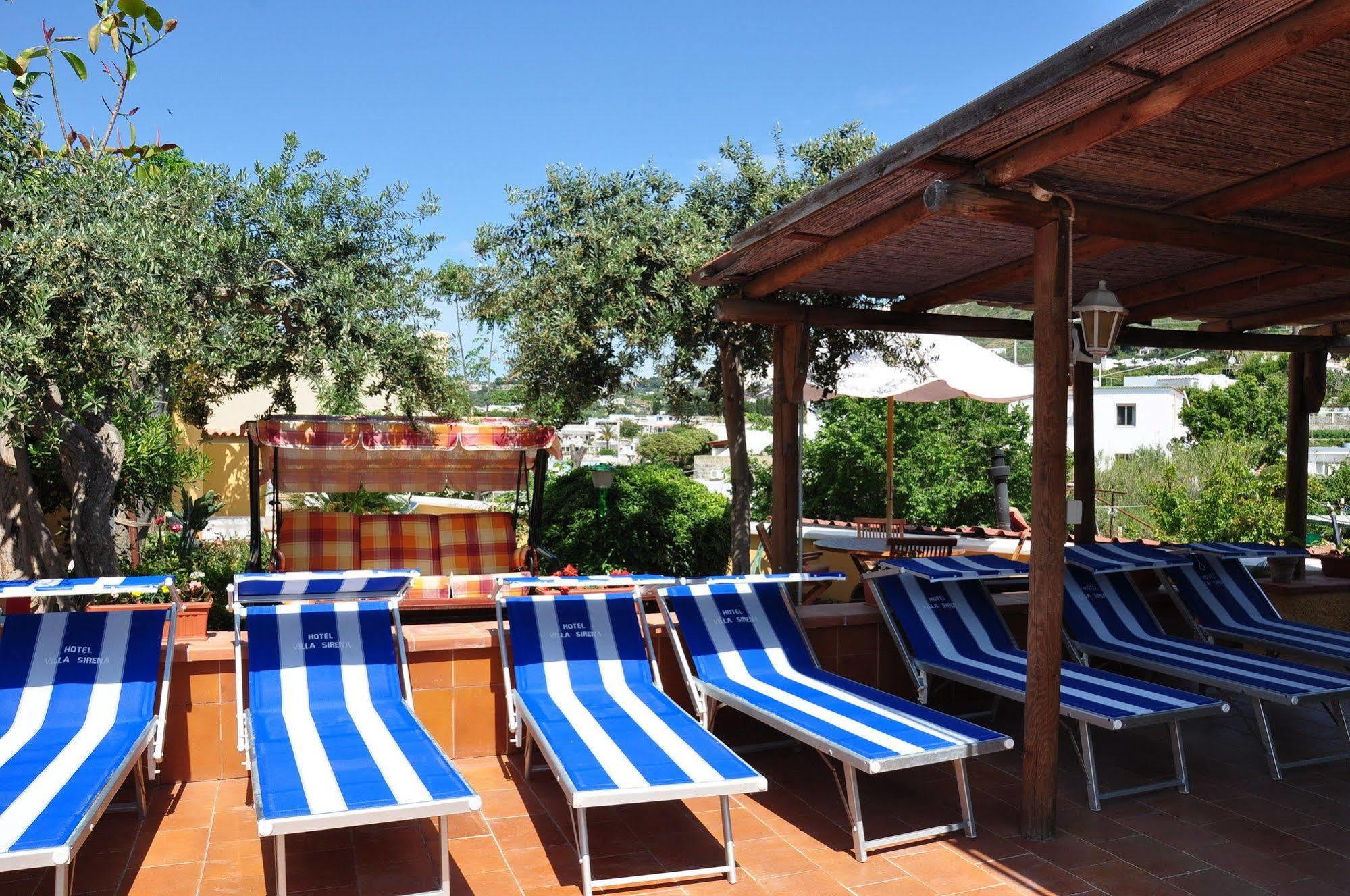 Hotel Villa Sirena Sant'Angelo  Екстериор снимка